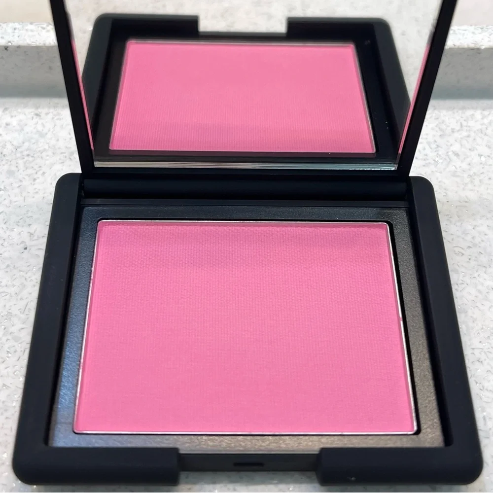 VAULTED ~ NARS ~ ‘DESIRE’ (Shade 4001) Blush ~ Talc Based Original Formula ~ NIB